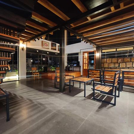 Cafe Sola Bnb Шиллонг Экстерьер фото