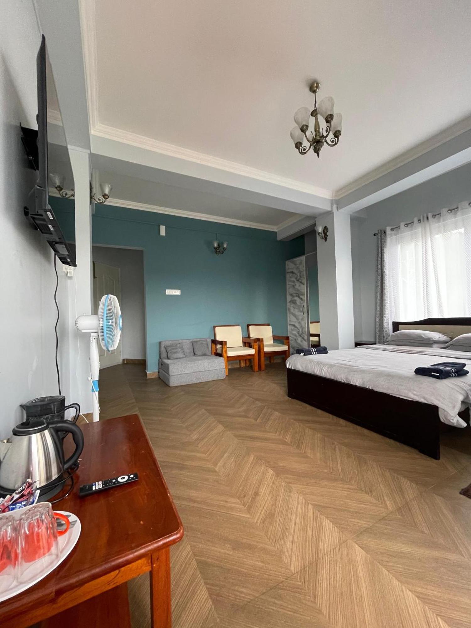 Cafe Sola Bnb Шиллонг Экстерьер фото