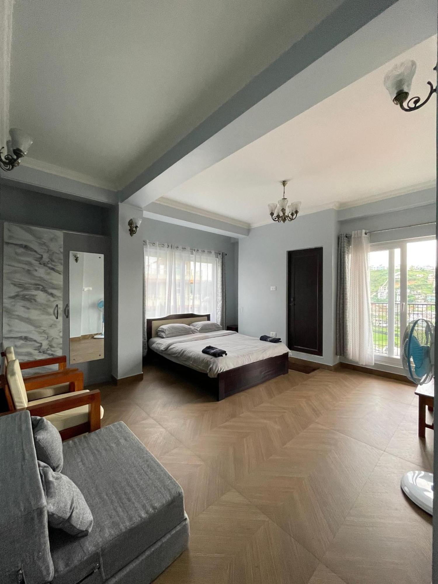 Cafe Sola Bnb Шиллонг Экстерьер фото