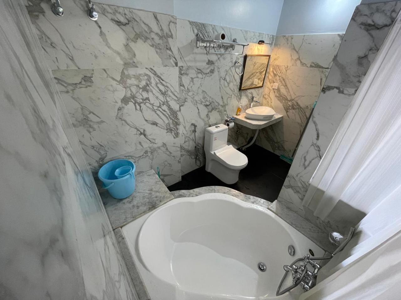 Cafe Sola Bnb Шиллонг Экстерьер фото